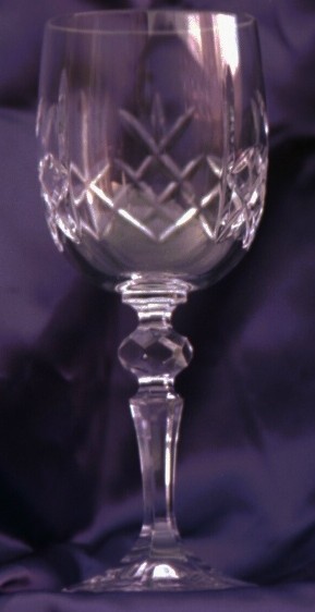 bcplainwinegoblet.JPG (28822 bytes)