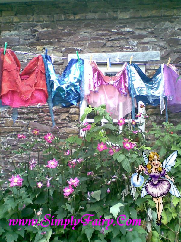FairyWashingLine.jpg (30382 bytes)